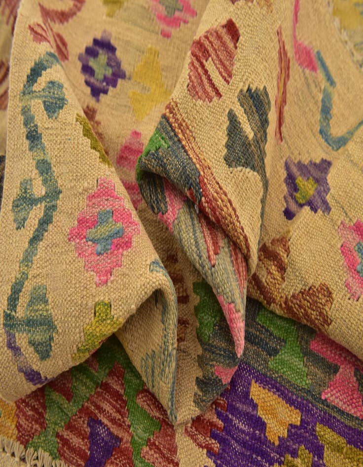 Detail image of 4' 9 x 6' 7 Hand Woven Kilim Maymana Wool Rug