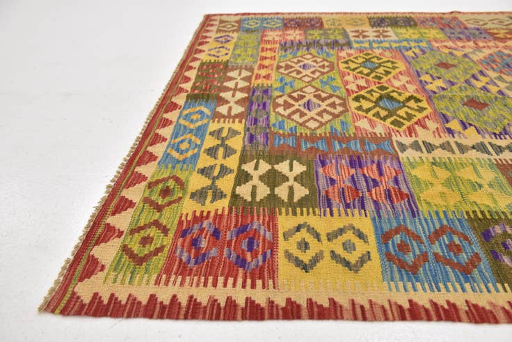 Detail image of 4' 10 x 6' 5 Hand Woven Kilim Maymana Wool Rug