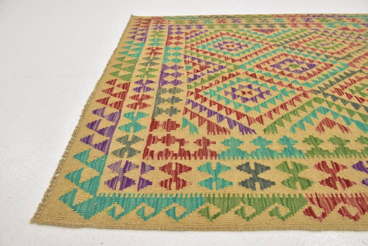 Detail image of 4' 10 x 6' 4 Hand Woven Kilim Maymana Wool Rug