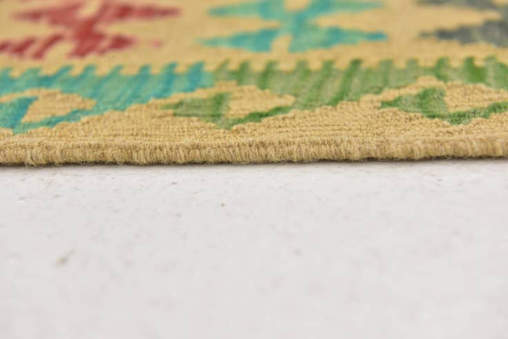 Detail image of 4' 10 x 6' 4 Hand Woven Kilim Maymana Wool Rug