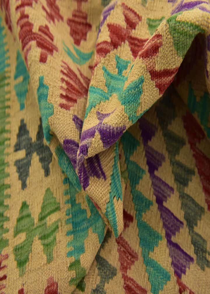 4' 10 x 6' 4 Hand Woven Kilim Maymana Wool Rug