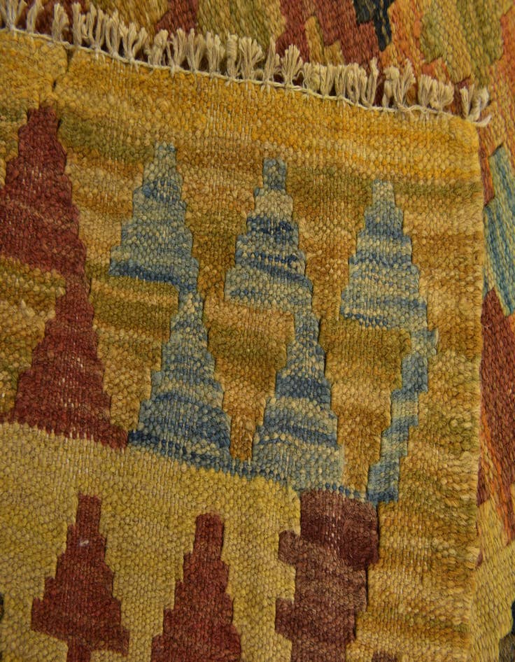Detail image of 5' x 6' 4  Hand Woven Kilim Maymana Wool Rug
