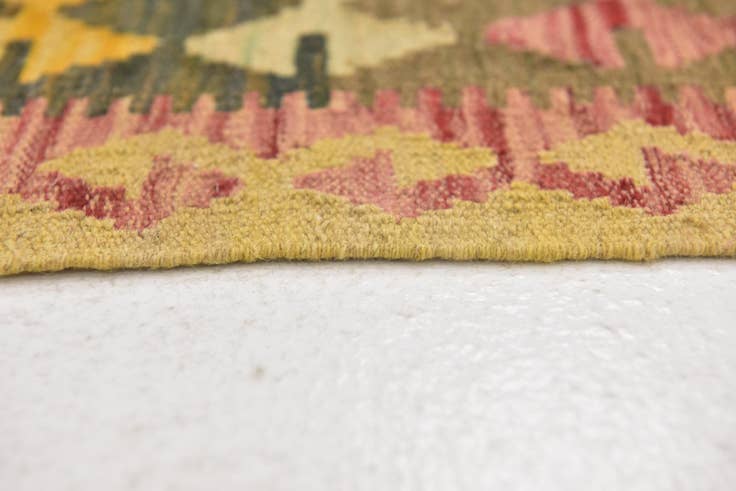 Detail image of 3' 5 x 5' Hand Woven Kilim Maymana Wool Rug