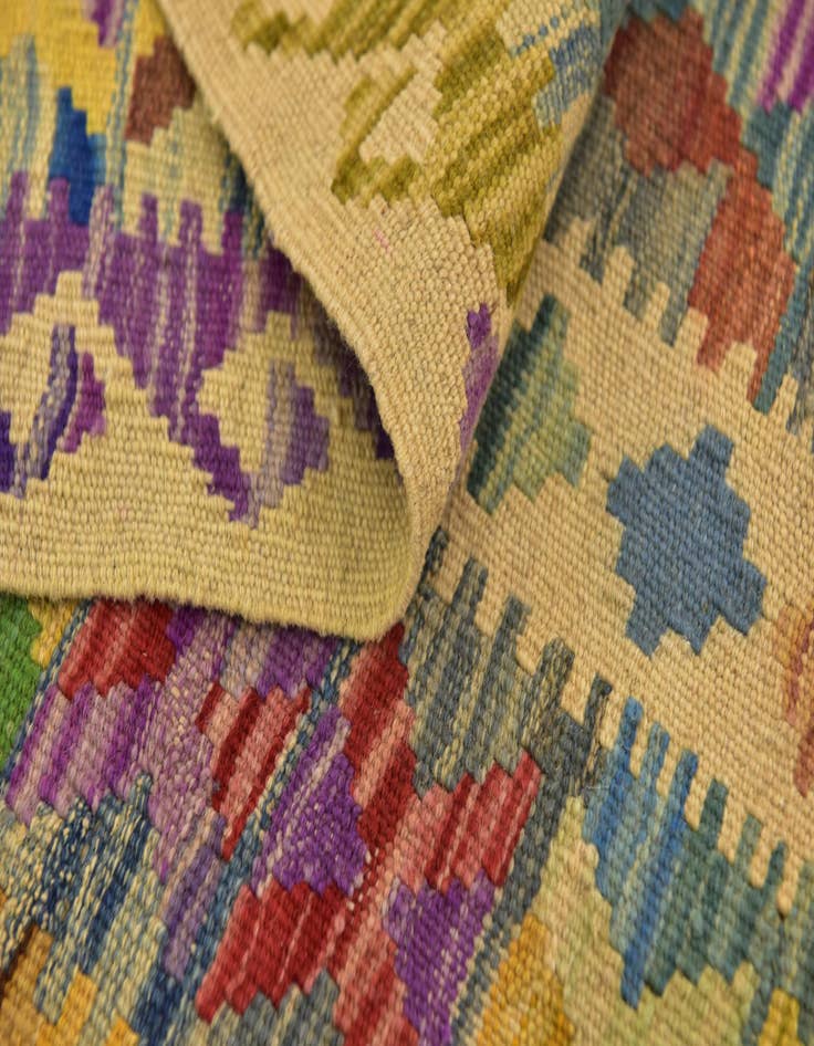 Detail image of 3' 3 x 6' 3  Hand Woven Kilim Maymana Wool Rug