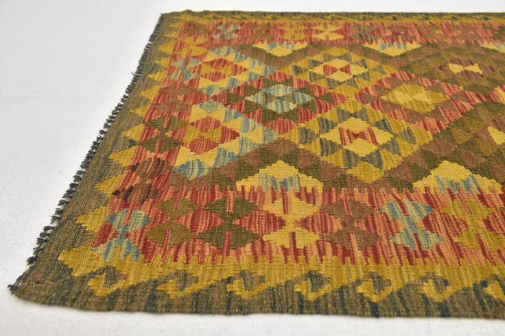 Detail image of 3' 2 x 4' 9 Hand Woven Kilim Maymana Wool Rug