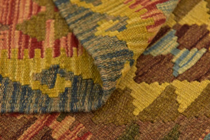 Detail image of 3' 2 x 4' 9 Hand Woven Kilim Maymana Wool Rug
