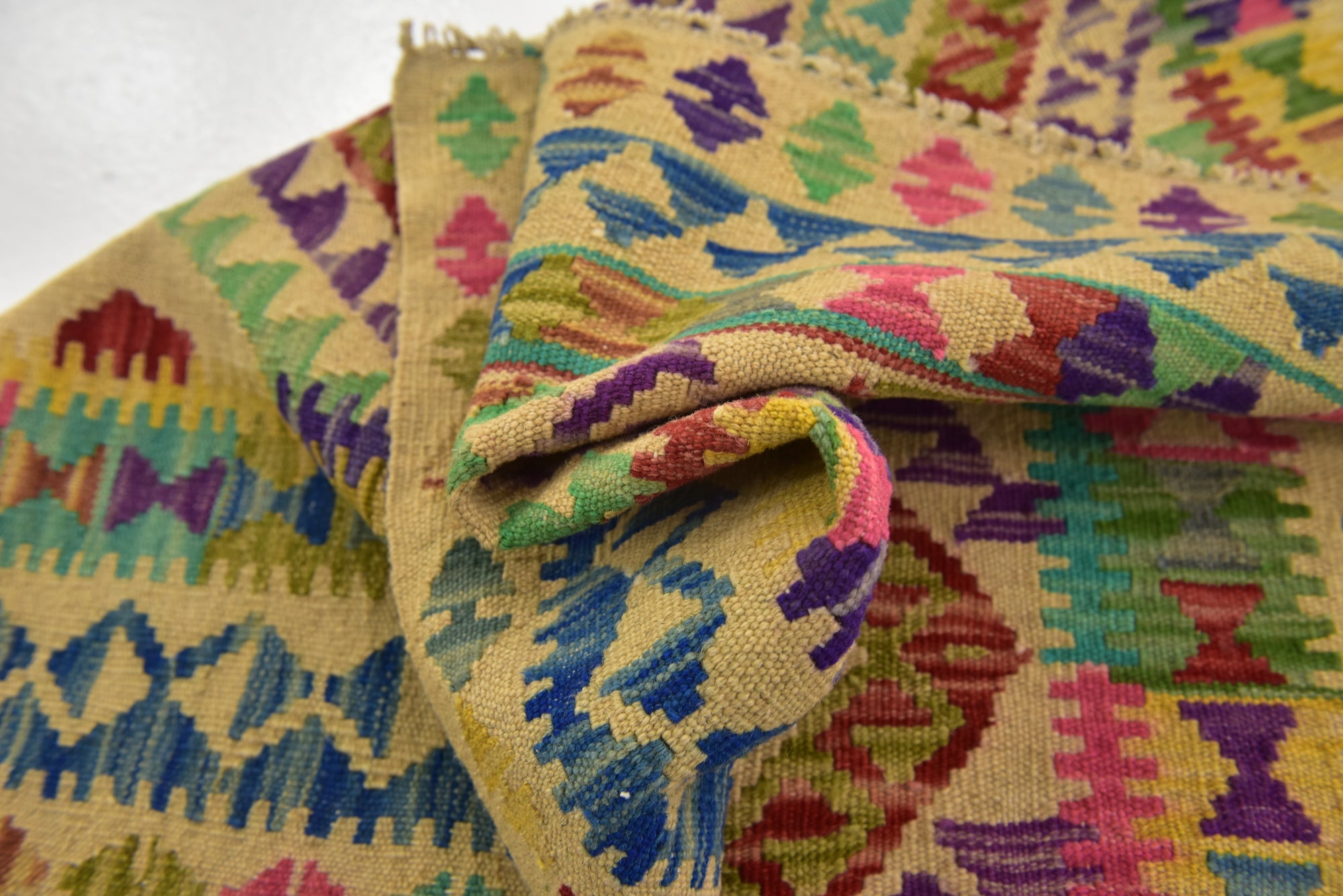 2' 9 x 4' Hand Woven Kilim Maymana Wool Rug