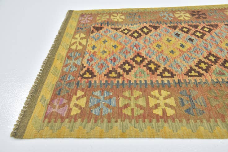 Detail image of 3' 3 x 5' Hand Woven Kilim Maymana Wool Rug