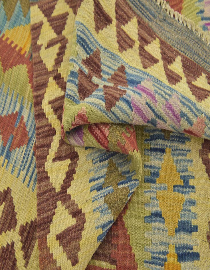 Detail image of 3' x 4' 10  Hand Woven Kilim Maymana Wool Rug