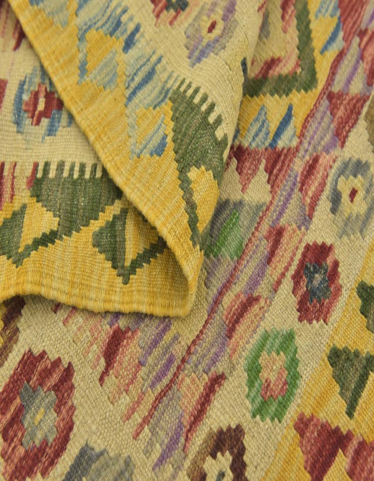 Detail image of 3' 2 x 4' 7  Hand Woven Kilim Maymana Wool Rug