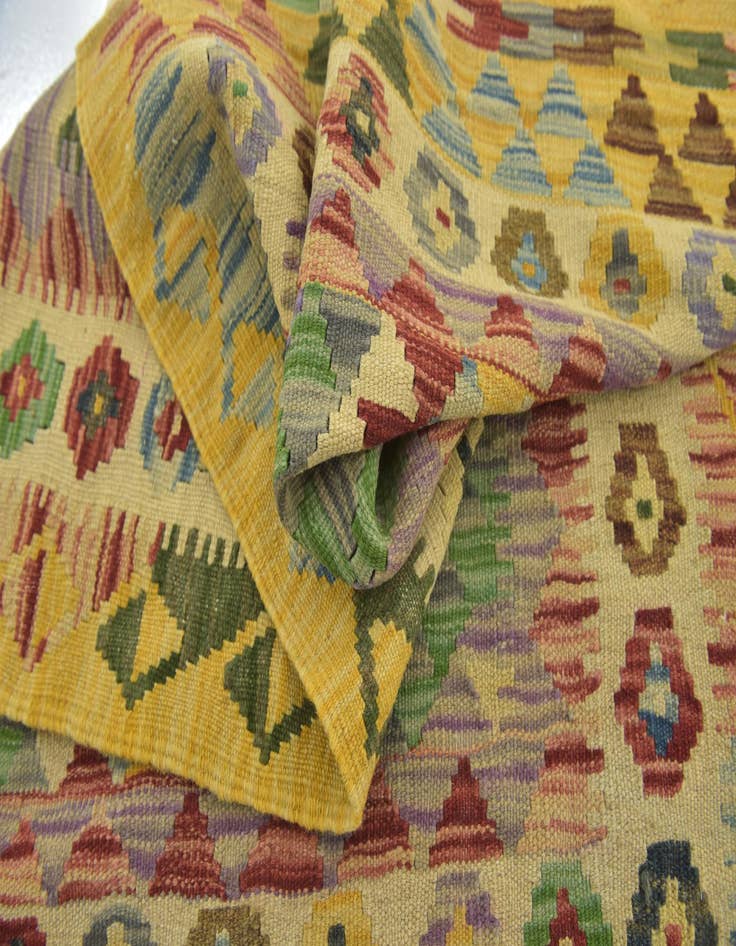 Detail image of 3' 2 x 4' 7  Hand Woven Kilim Maymana Wool Rug