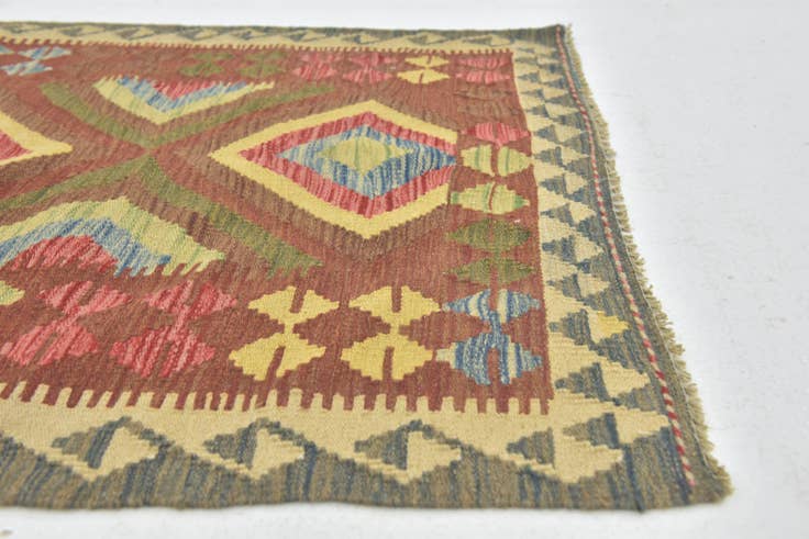 Detail image of 3' 3 x 4' Hand Woven Kilim Maymana Wool Rug