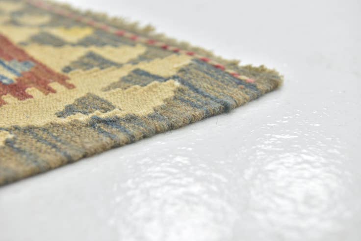 Detail image of 3' 3 x 4' Hand Woven Kilim Maymana Wool Rug