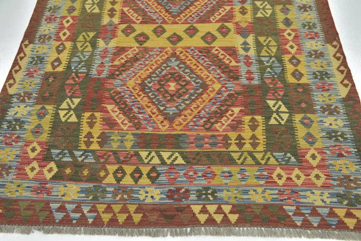 Detail image of 5' 2 x 6' 7 Hand Woven Kilim Maymana Wool Rug