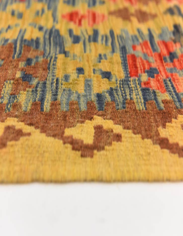 Detail image of 3' 3 x 5' Hand Woven Kilim Maymana Wool Rug