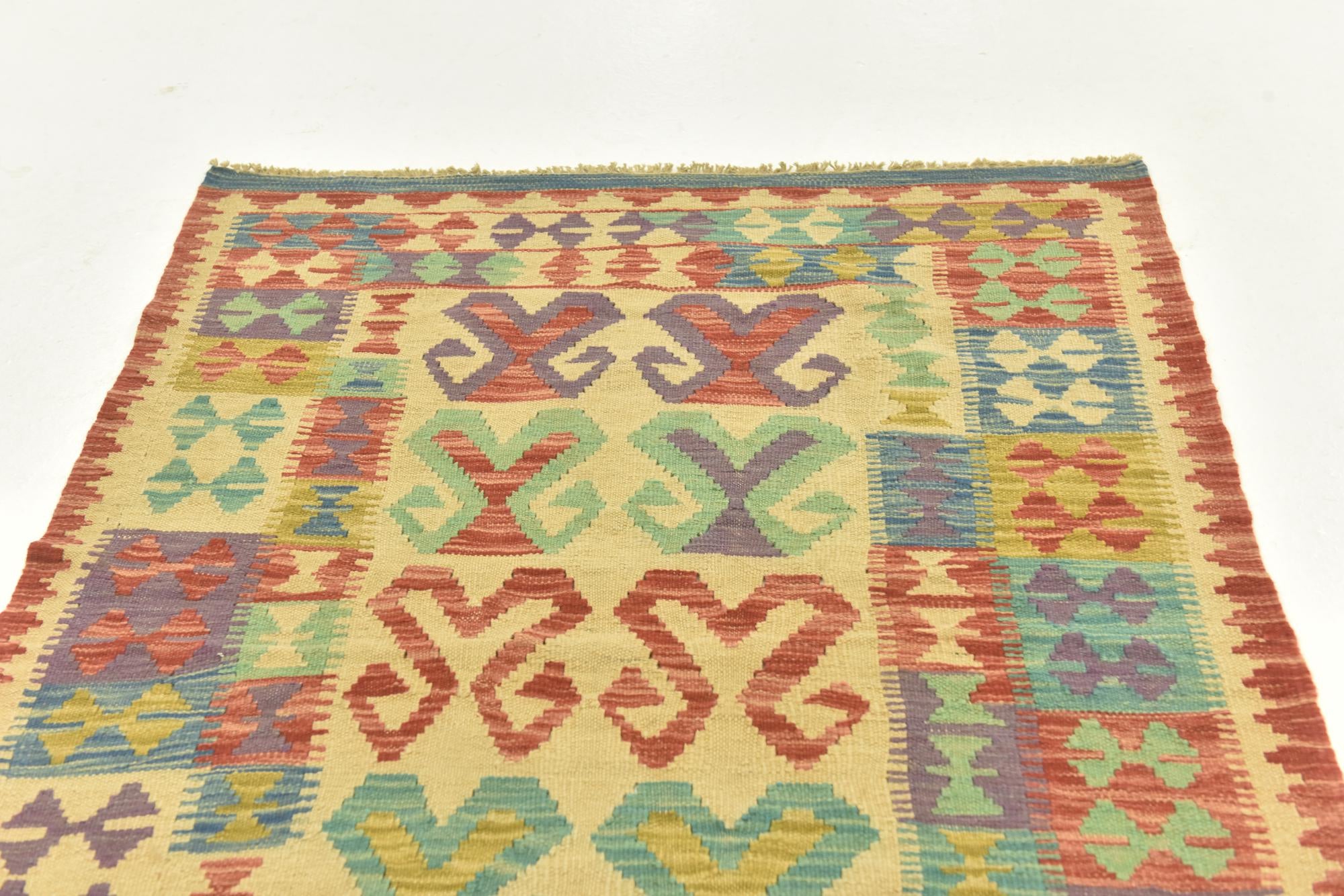 3' 1 x 4' 8 Hand Woven Kilim Maymana Wool Rug