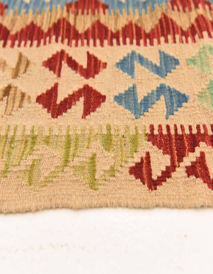 Detail image of 5' x 6' 6  Hand Woven Kilim Maymana Wool Rug