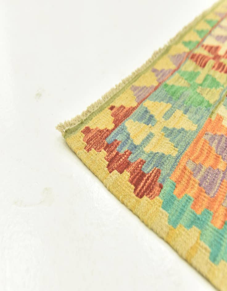 Detail image of 3' 3 x 5' 1 Hand Woven Kilim Maymana Wool Rug