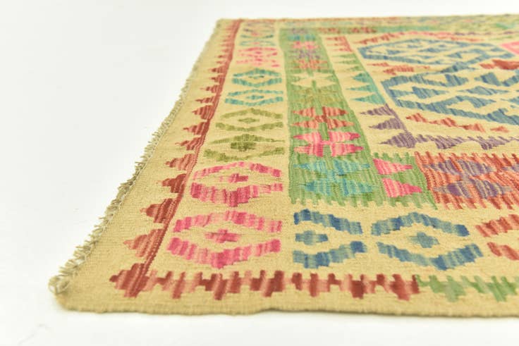 Detail image of 5' x 6' 9 Hand Woven Kilim Maymana Wool Rug