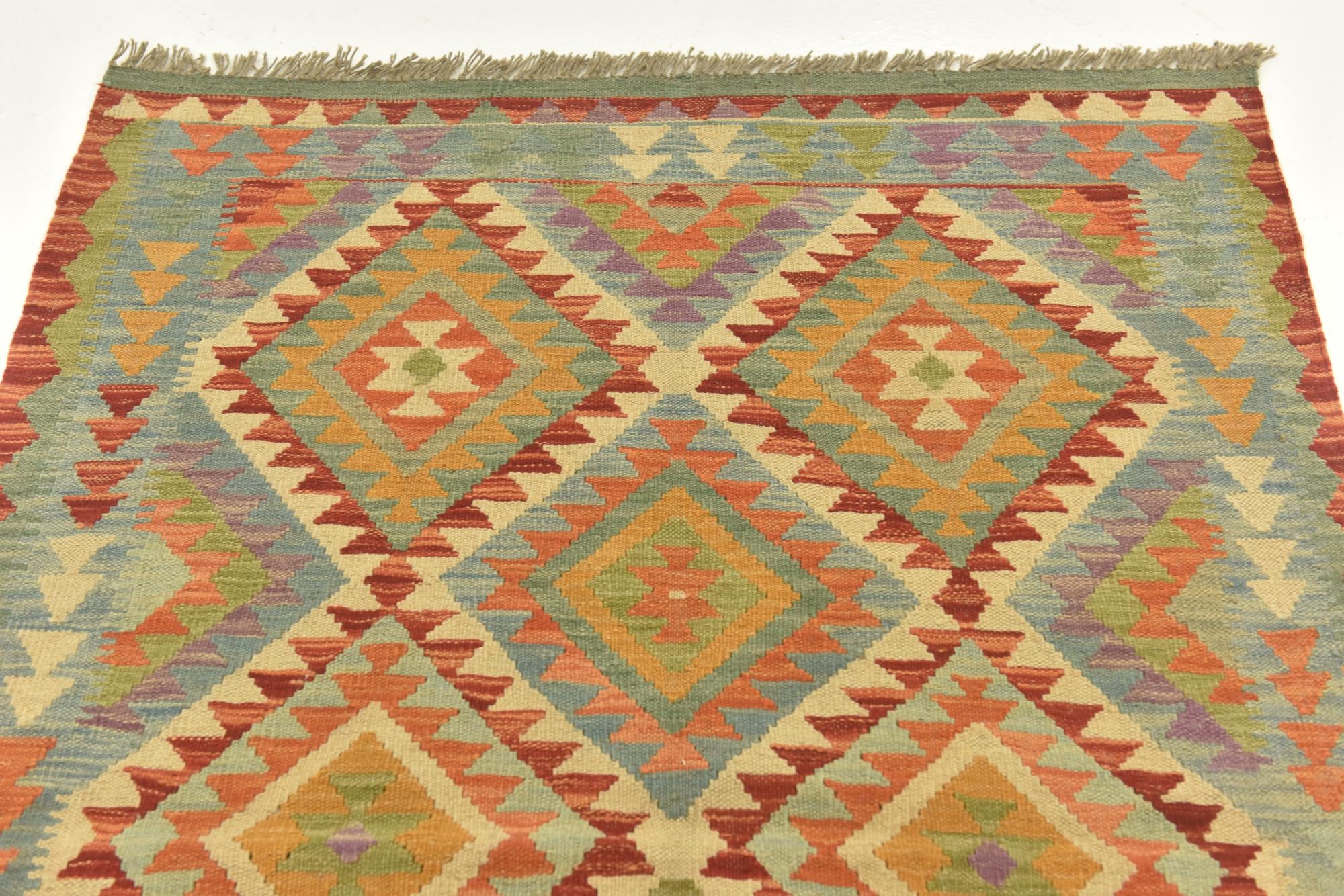 105cm x 160cm Hand Woven Kilim Maymana Wool Rug