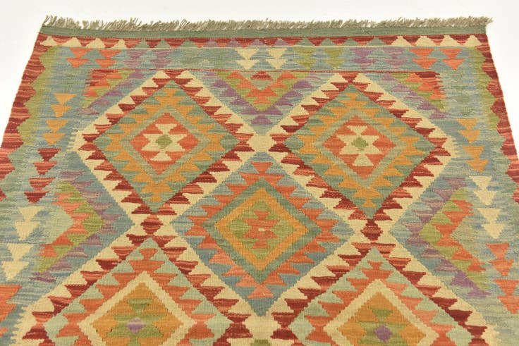 Detail image of 105cm x 160cm Hand Woven Kilim Maymana Wool Rug