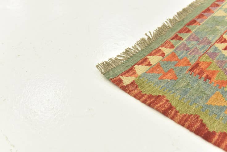 Detail image of 105cm x 160cm Hand Woven Kilim Maymana Wool Rug