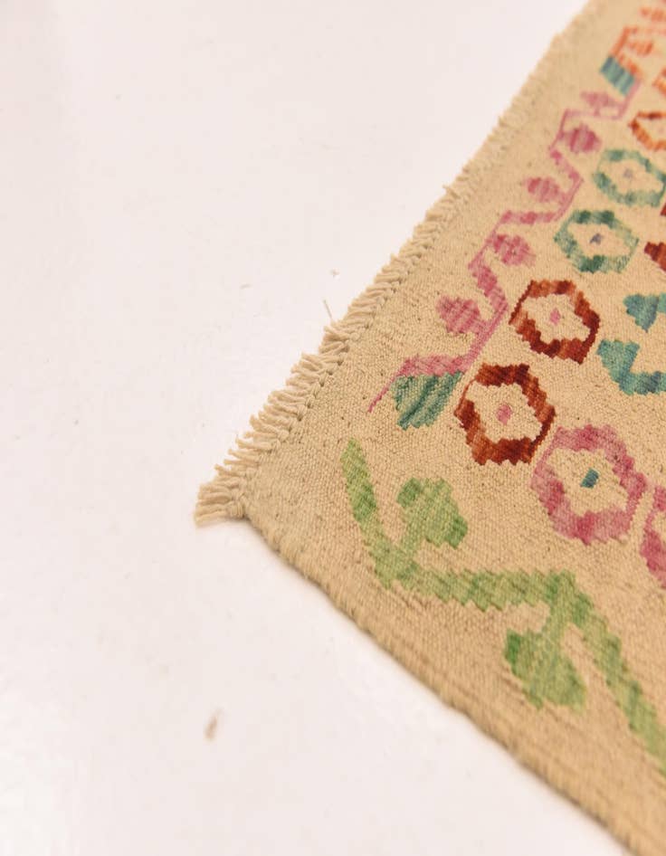 Detail image of 3' 2 x 5' Hand Woven Kilim Maymana Wool Rug
