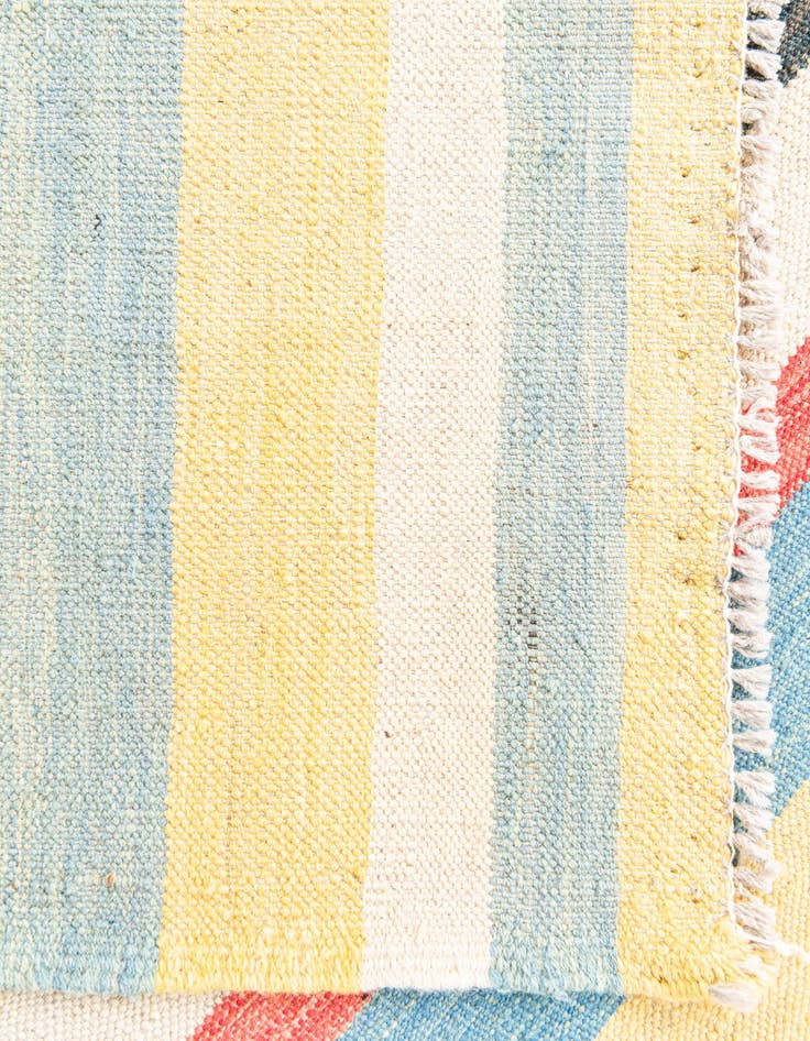 Detail image of 4' x 5' 10  Hand Woven Kilim Maymana Wool Rug