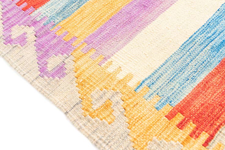Detail image of 4' x 5' 9 Hand Woven Kilim Maymana Wool Rug