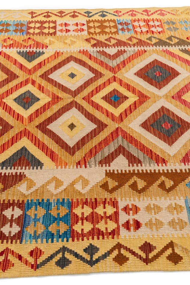 Detail image of 5' 10 x 7' 10 Hand Woven Kilim Maymana Wool Rug