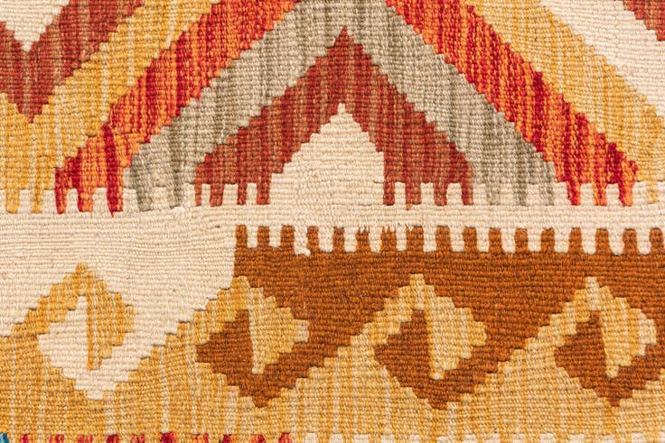 Detail image of 5' 10 x 7' 10 Hand Woven Kilim Maymana Wool Rug