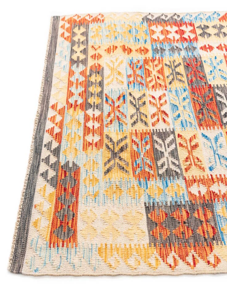 Detail image of 3' 6 x 6' 6 Hand Woven Kilim Maymana Wool Rug