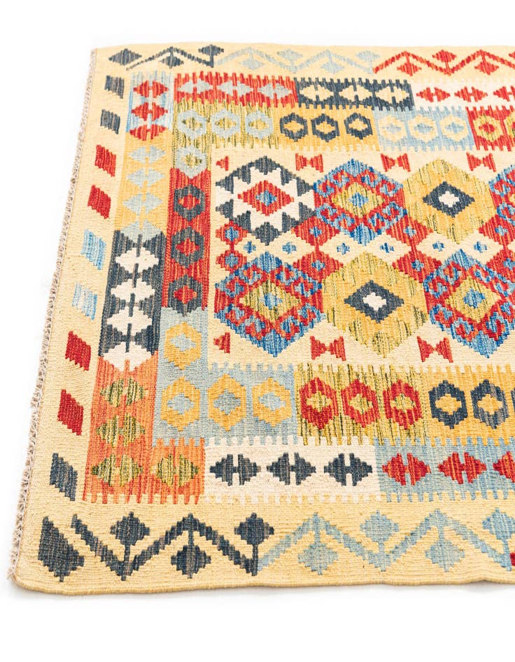 Detail image of 3' 6 x 6' 8  Hand Woven Kilim Maymana Wool Rug