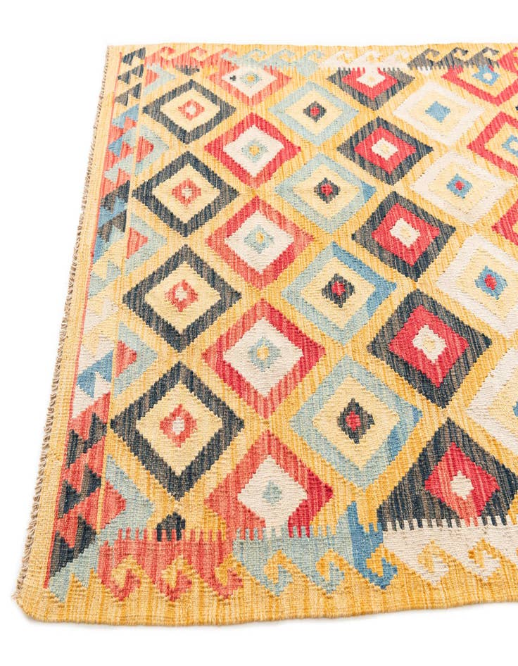 Detail image of 4' 2 x 5' 9  Hand Woven Kilim Maymana Wool Rug