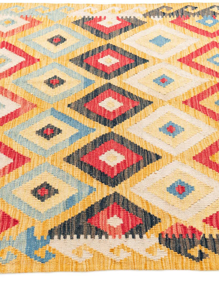 Detail image of 4' 2 x 5' 9  Hand Woven Kilim Maymana Wool Rug