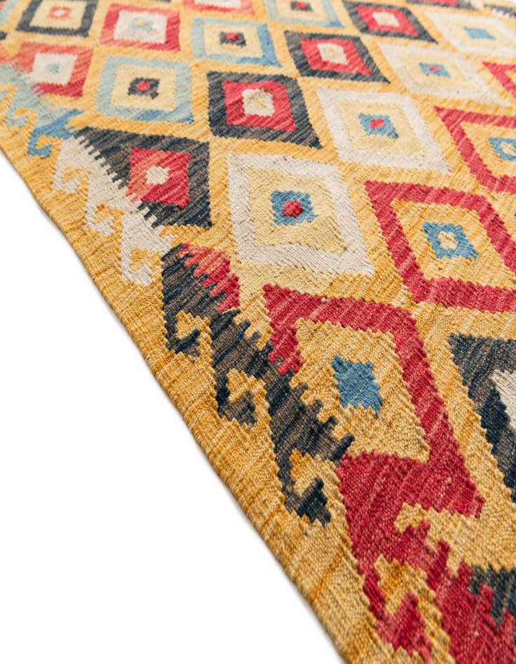 Detail image of 4' 2 x 5' 9  Hand Woven Kilim Maymana Wool Rug