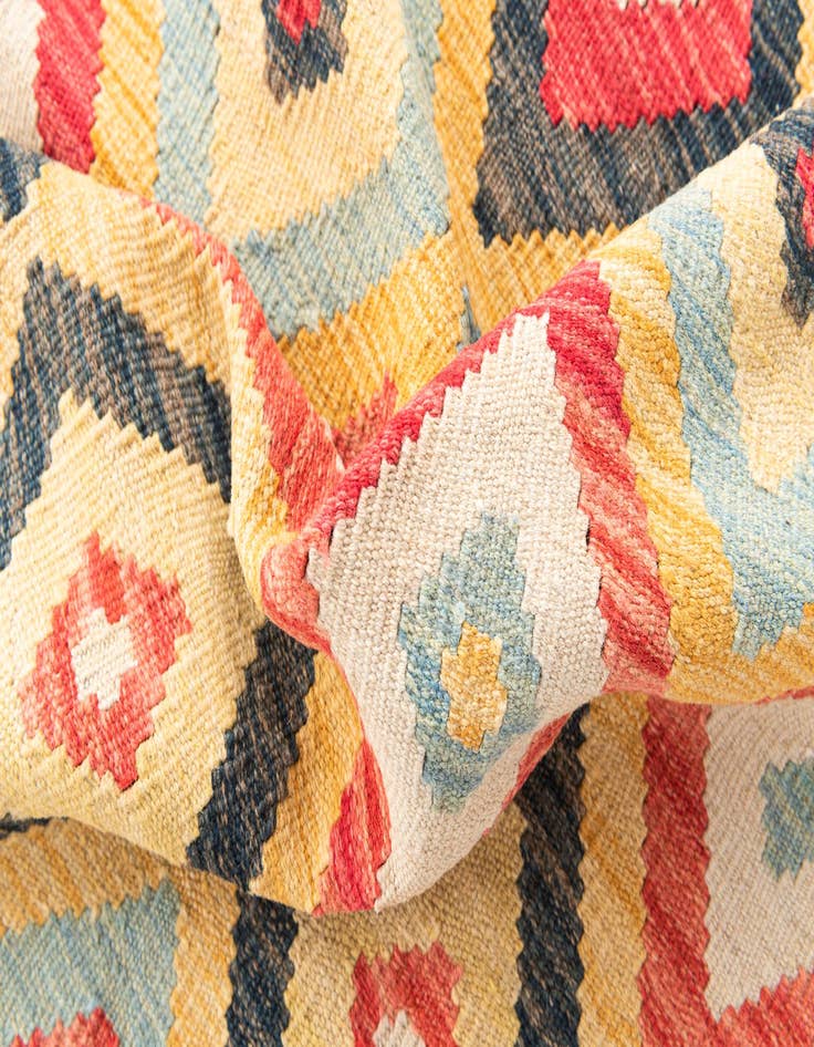Detail image of 4' 2 x 5' 9  Hand Woven Kilim Maymana Wool Rug