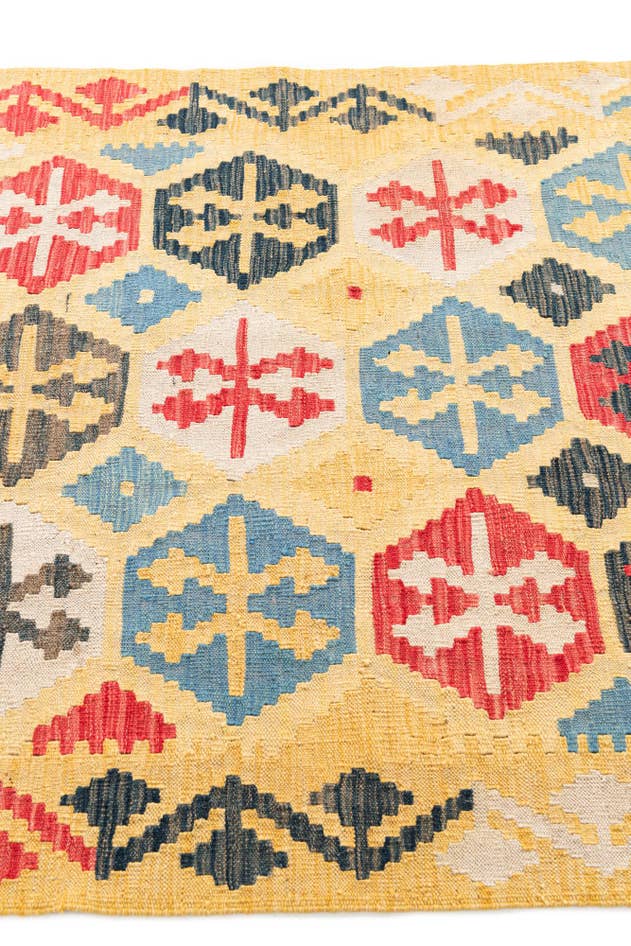 Detail image of 4' 2 x 6' Hand Woven Kilim Maymana Wool Rug