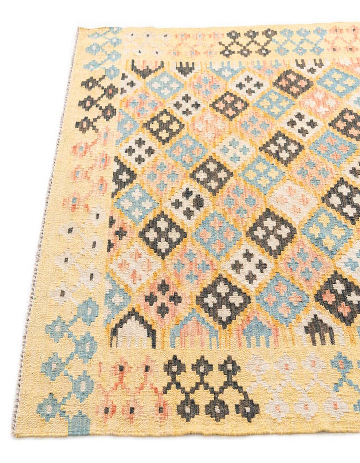 Detail image of 4' 4 x 6'  Hand Woven Kilim Maymana Wool Rug