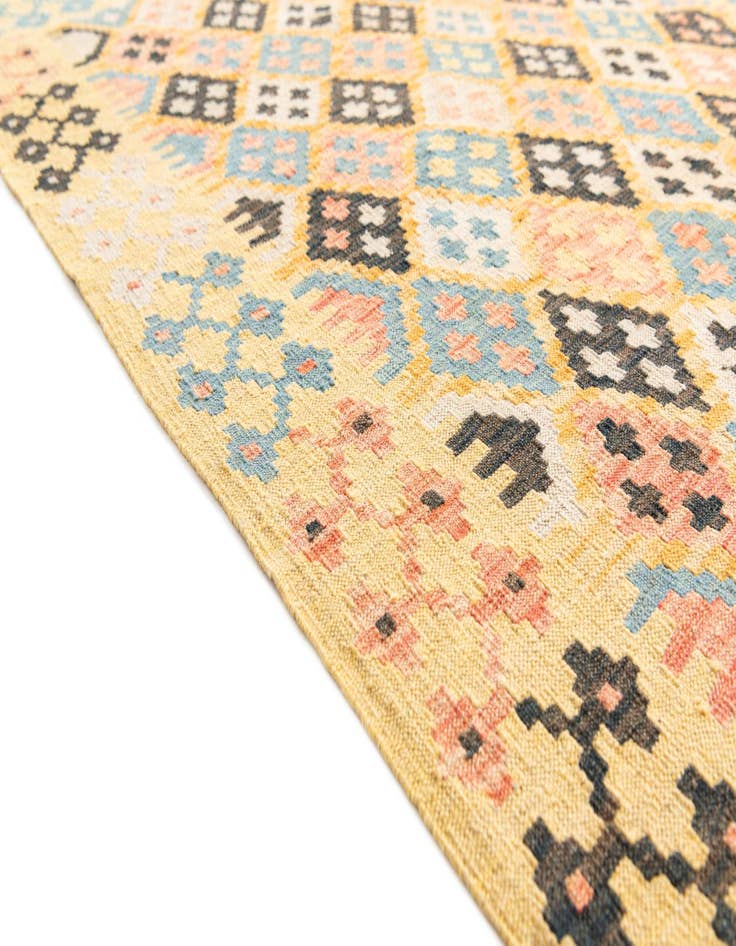 Detail image of 4' 4 x 6'  Hand Woven Kilim Maymana Wool Rug