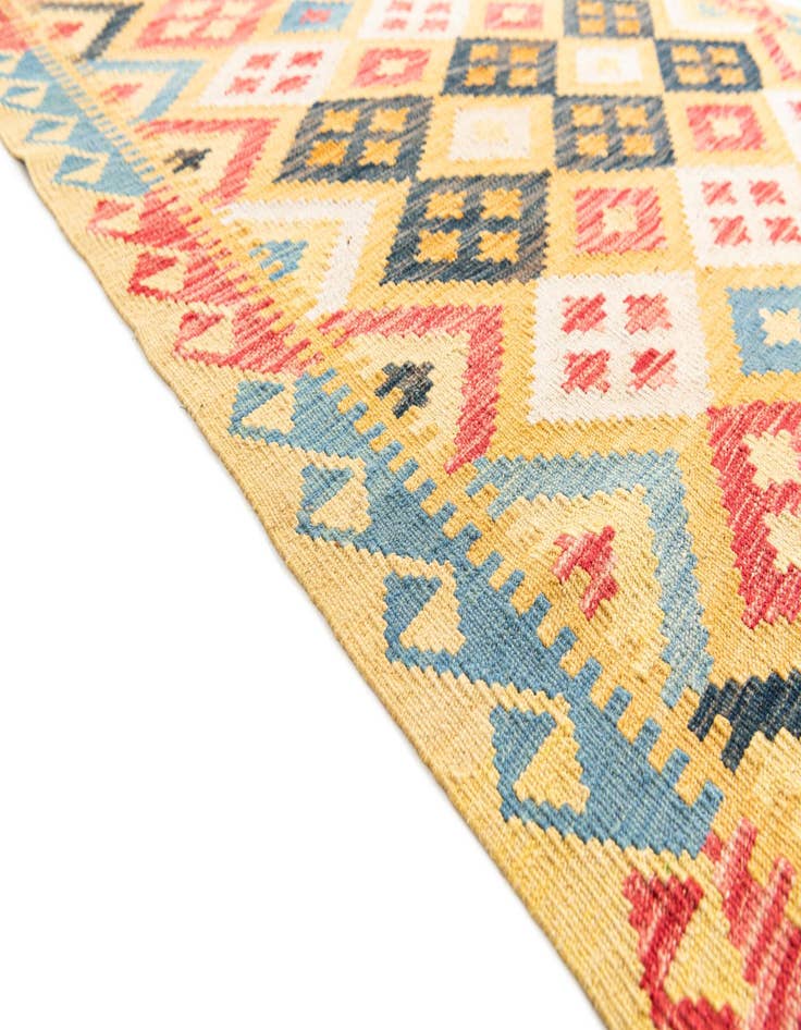Detail image of 4' 2 x 5' 8  Hand Woven Kilim Maymana Wool Rug