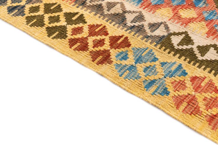 Detail image of 3' 2 x 5' Hand Woven Kilim Maymana Wool Rug