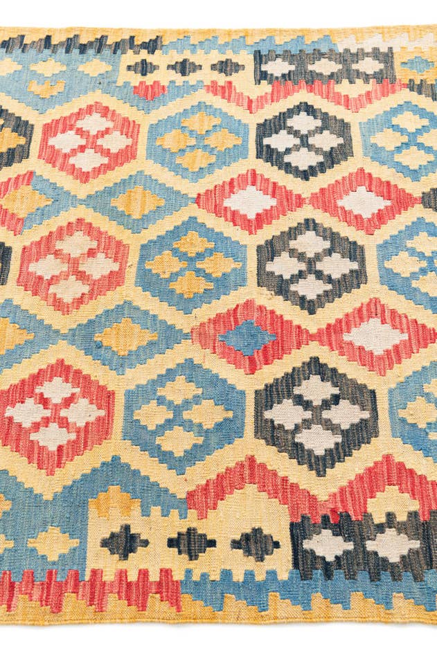 Detail image of 4' 2 x 5' 10 Hand Woven Kilim Maymana Wool Rug