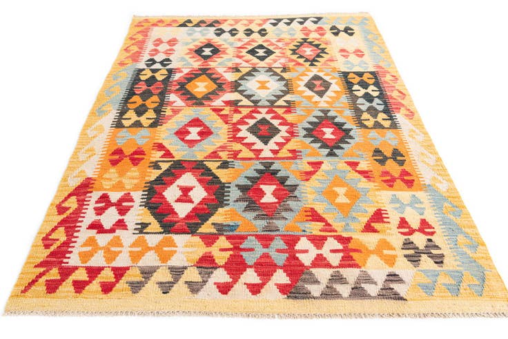 Detail image of 4' x 5' 10 Hand Woven Kilim Maymana Wool Rug