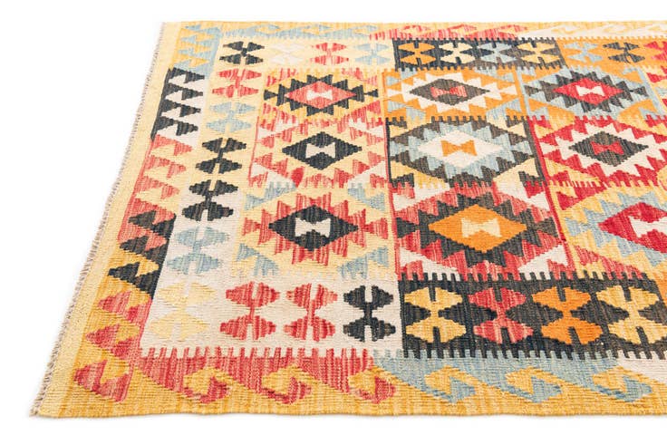 Detail image of 4' x 5' 10 Hand Woven Kilim Maymana Wool Rug