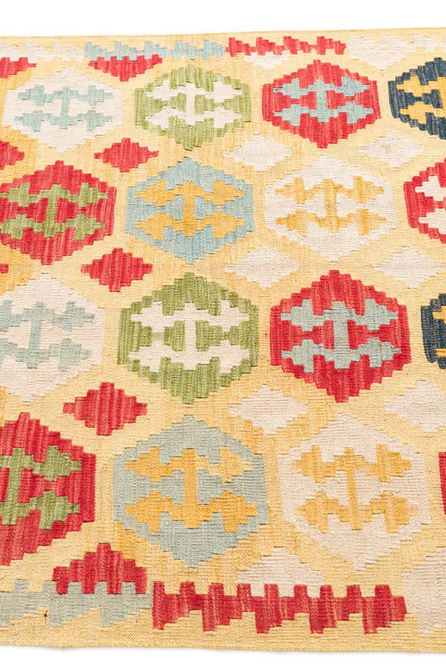 Detail image of 4' 2 x 5' 10 Hand Woven Kilim Maymana Wool Rug
