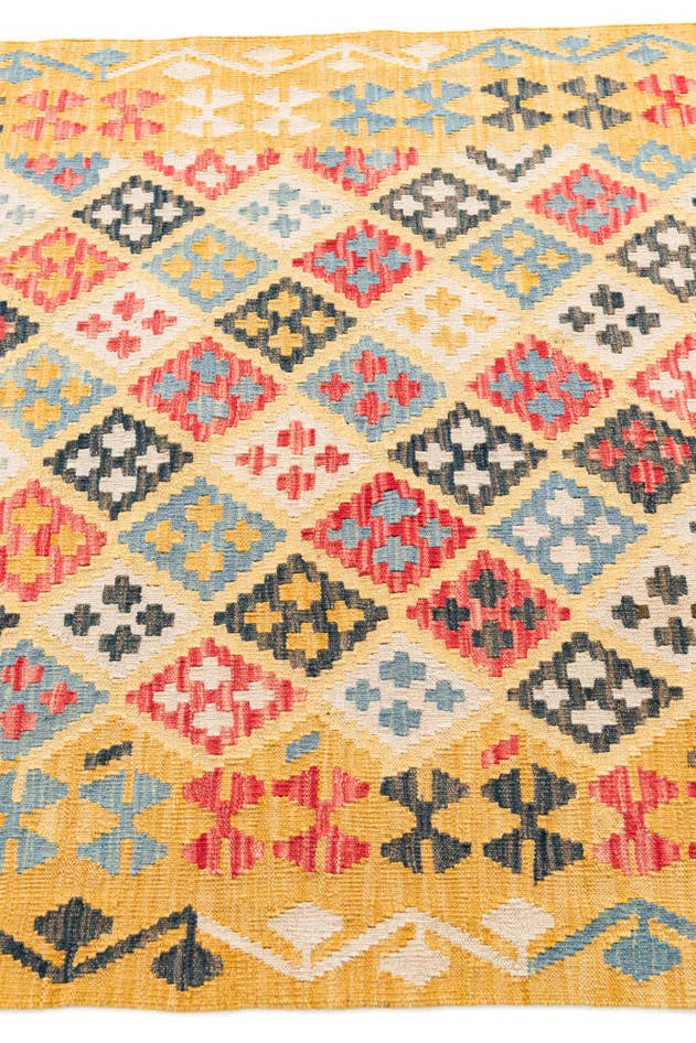 Detail image of 4' 2 x 6' Hand Woven Kilim Maymana Wool Rug