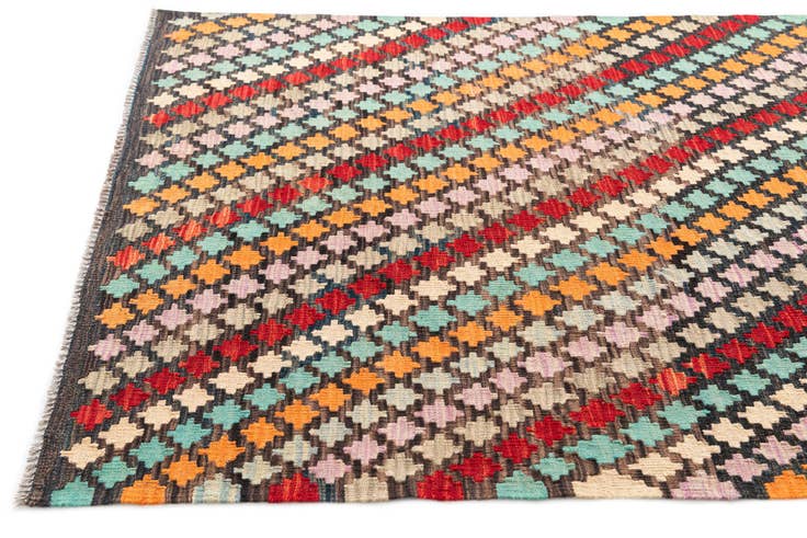 Detail image of 4' 3 x 5' 7 Hand Woven Kilim Maymana Wool Rug