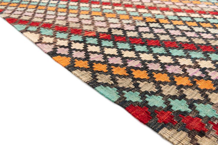 Detail image of 4' 3 x 5' 7 Hand Woven Kilim Maymana Wool Rug
