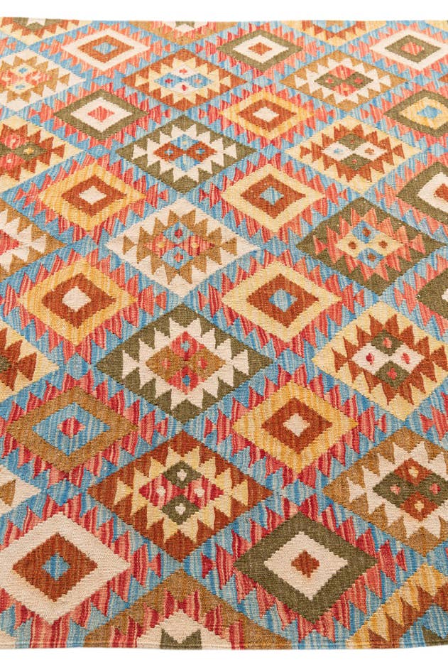 Detail image of 5' x 6' 6 Hand Woven Kilim Maymana Wool Rug